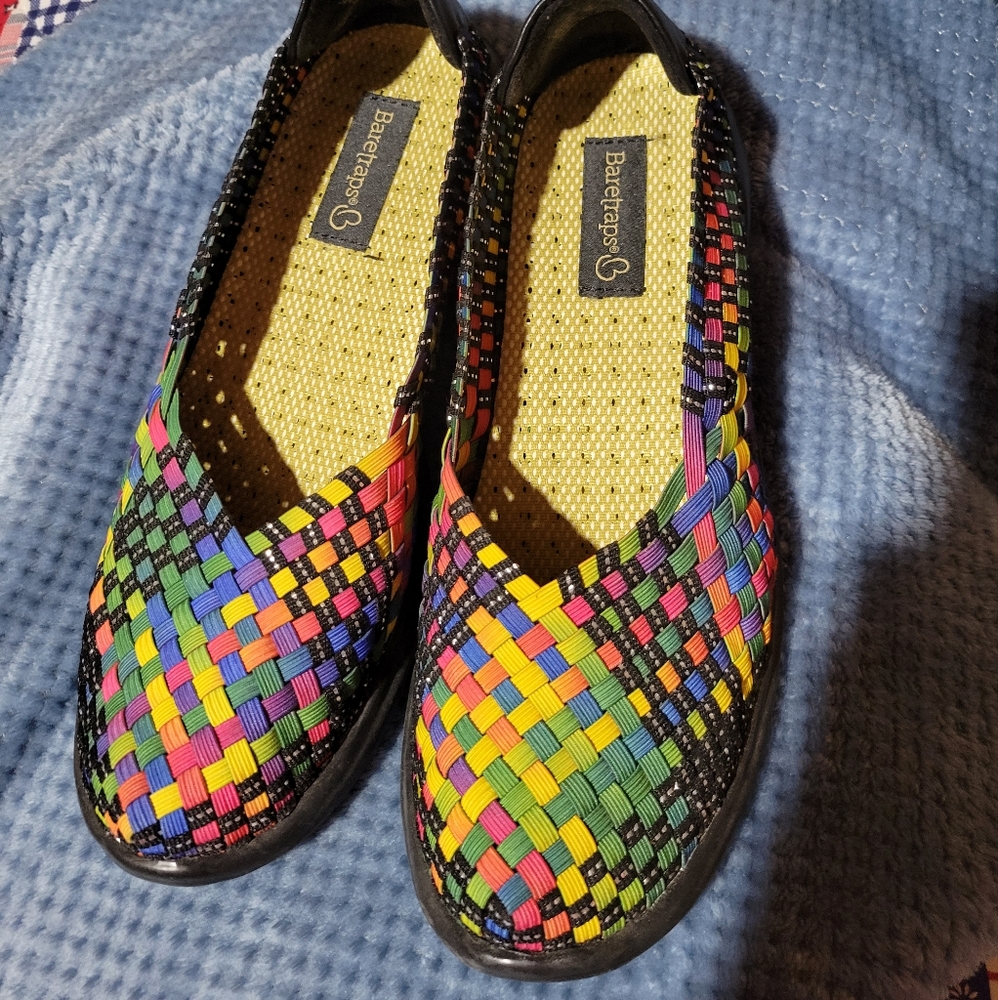 Bare traps size 8 multicolor casual